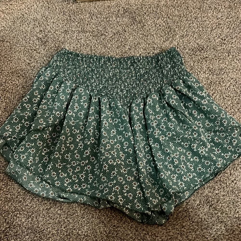 green floral flowy shorts